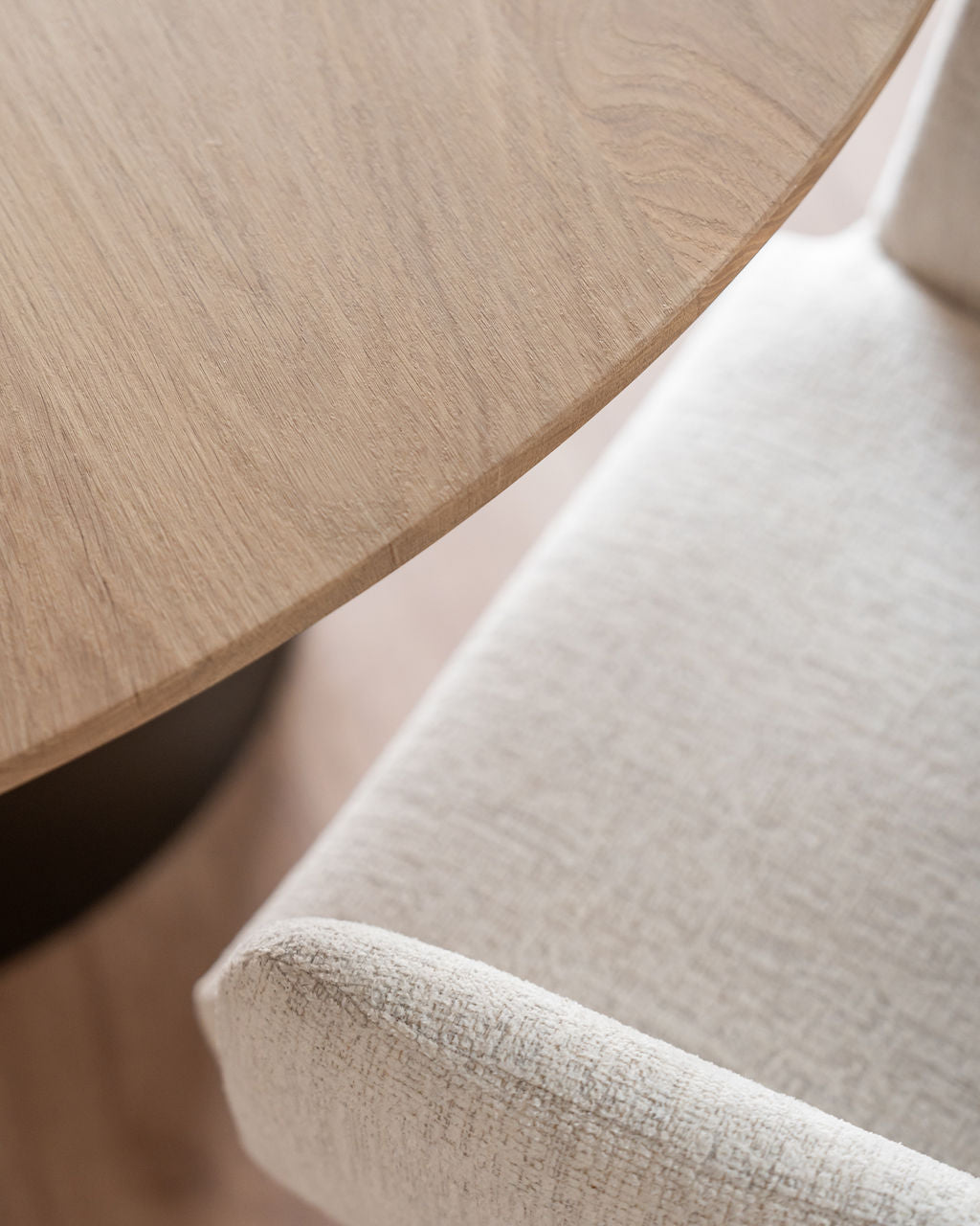 Ronde eiken eettafel Lotte