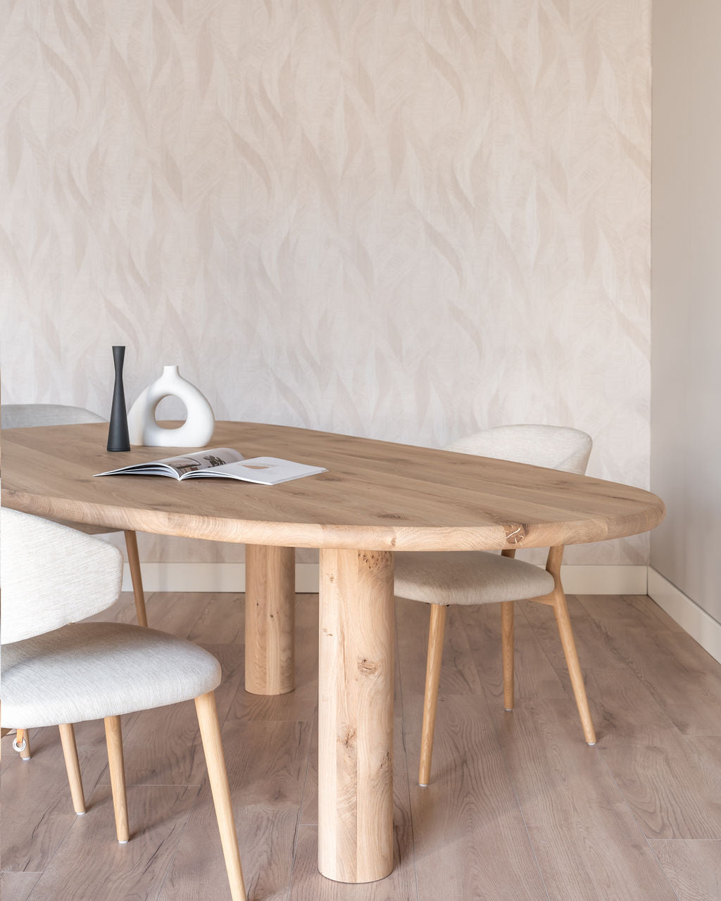 Organische eiken eettafel rondo