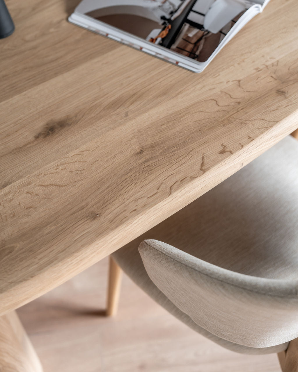 Organische eiken eettafel rondo