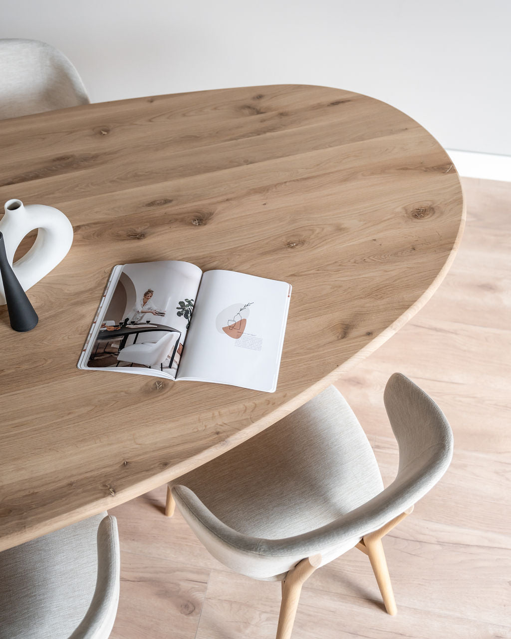 Organische eiken eettafel rondo