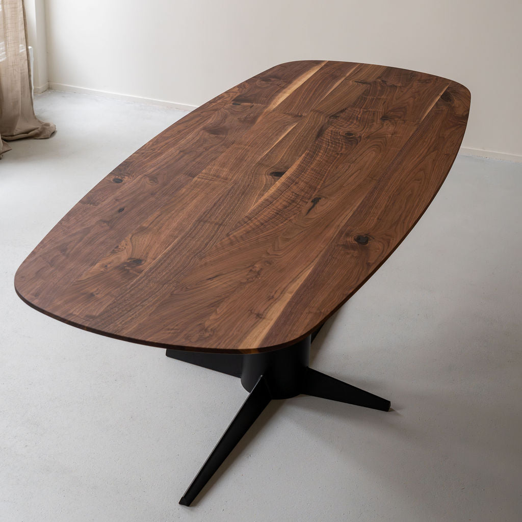 Deens ovale notenhouten eettafel Dex