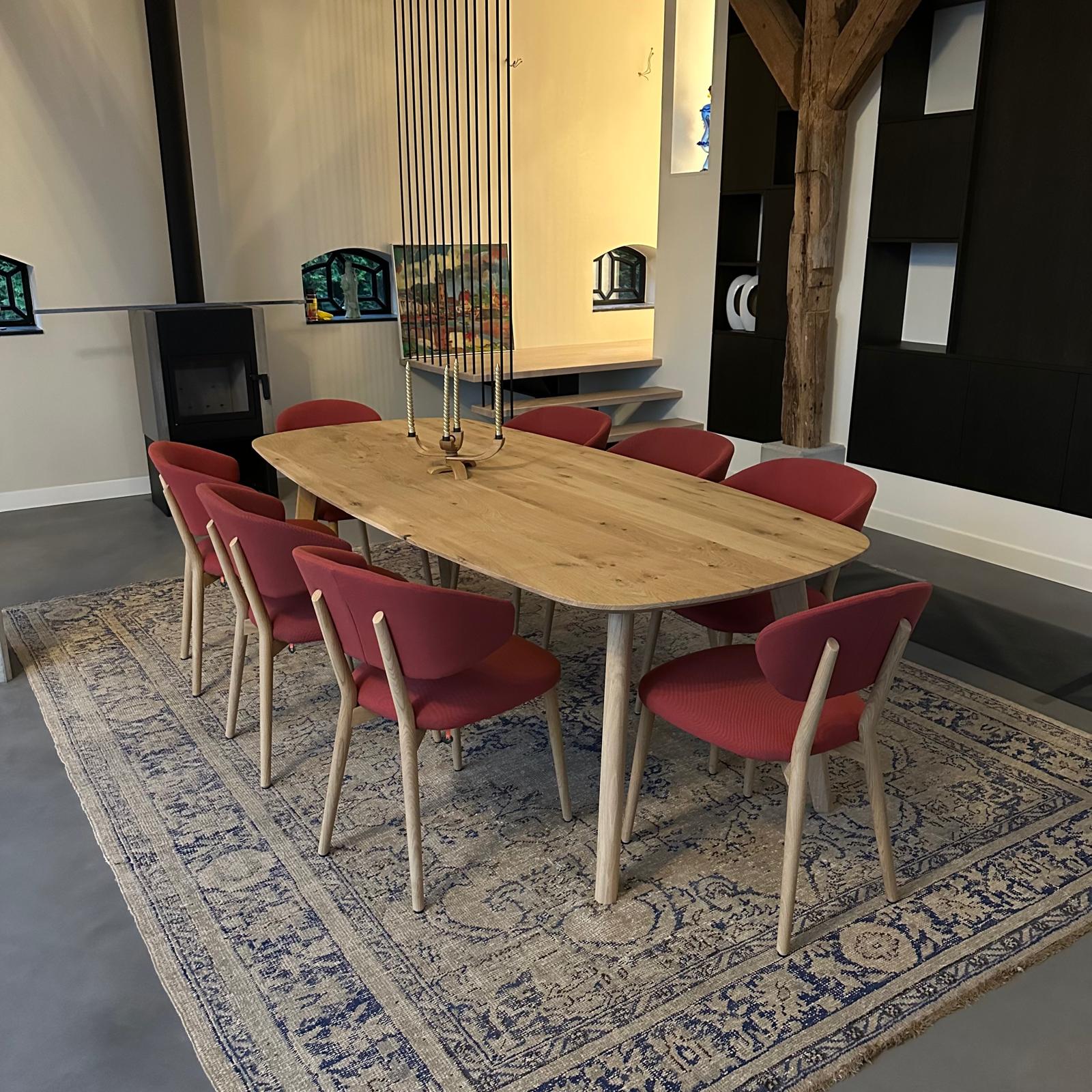 Deens ovale eiken eettafel Finn