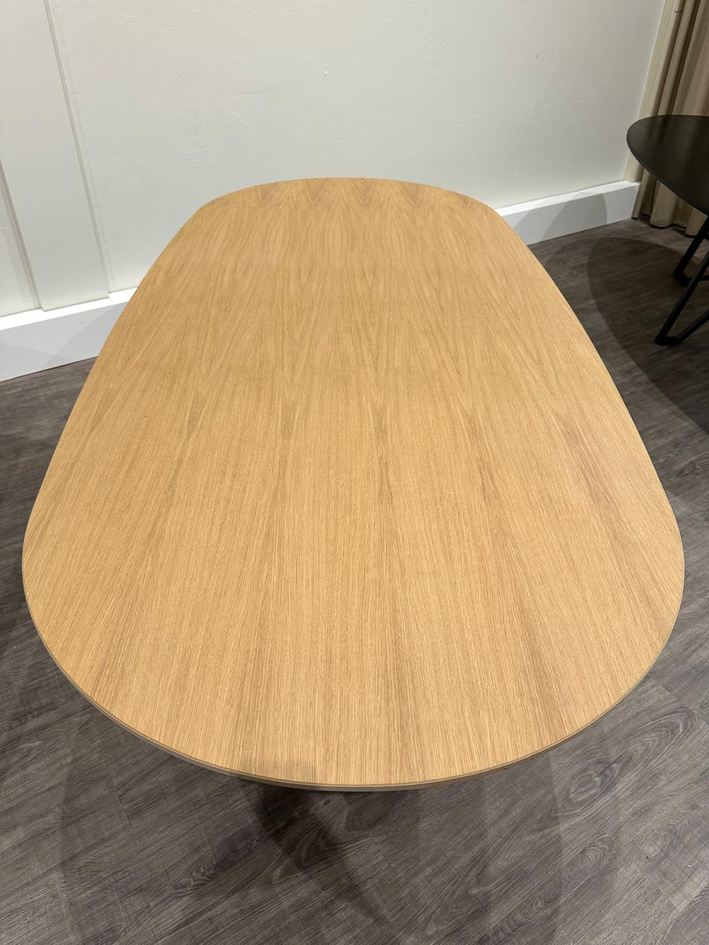 Deens ovale eiken fineer eettafel 240 x 110 cm - SHOWMODEL