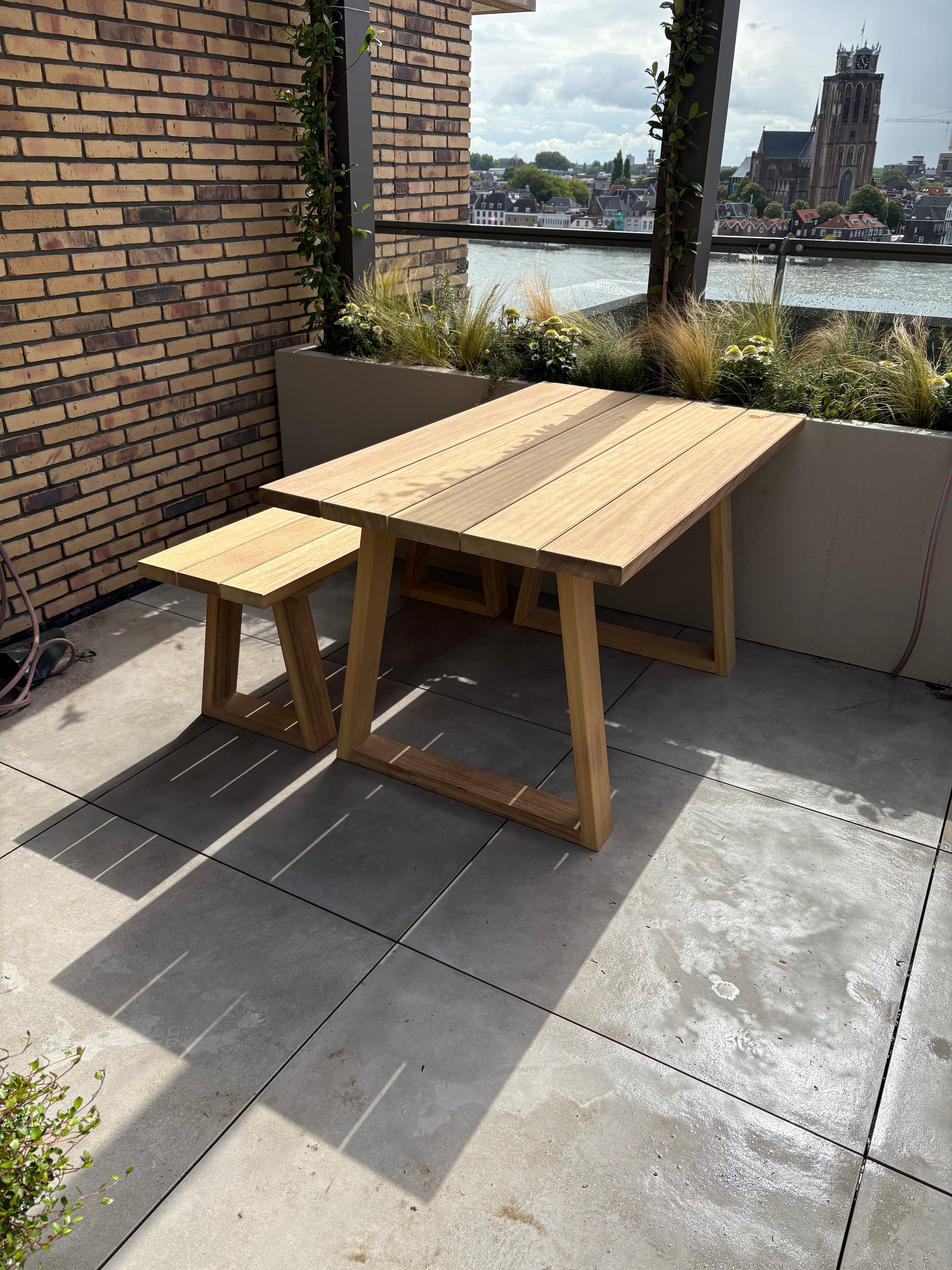 iroko tuintafel trapezium hout