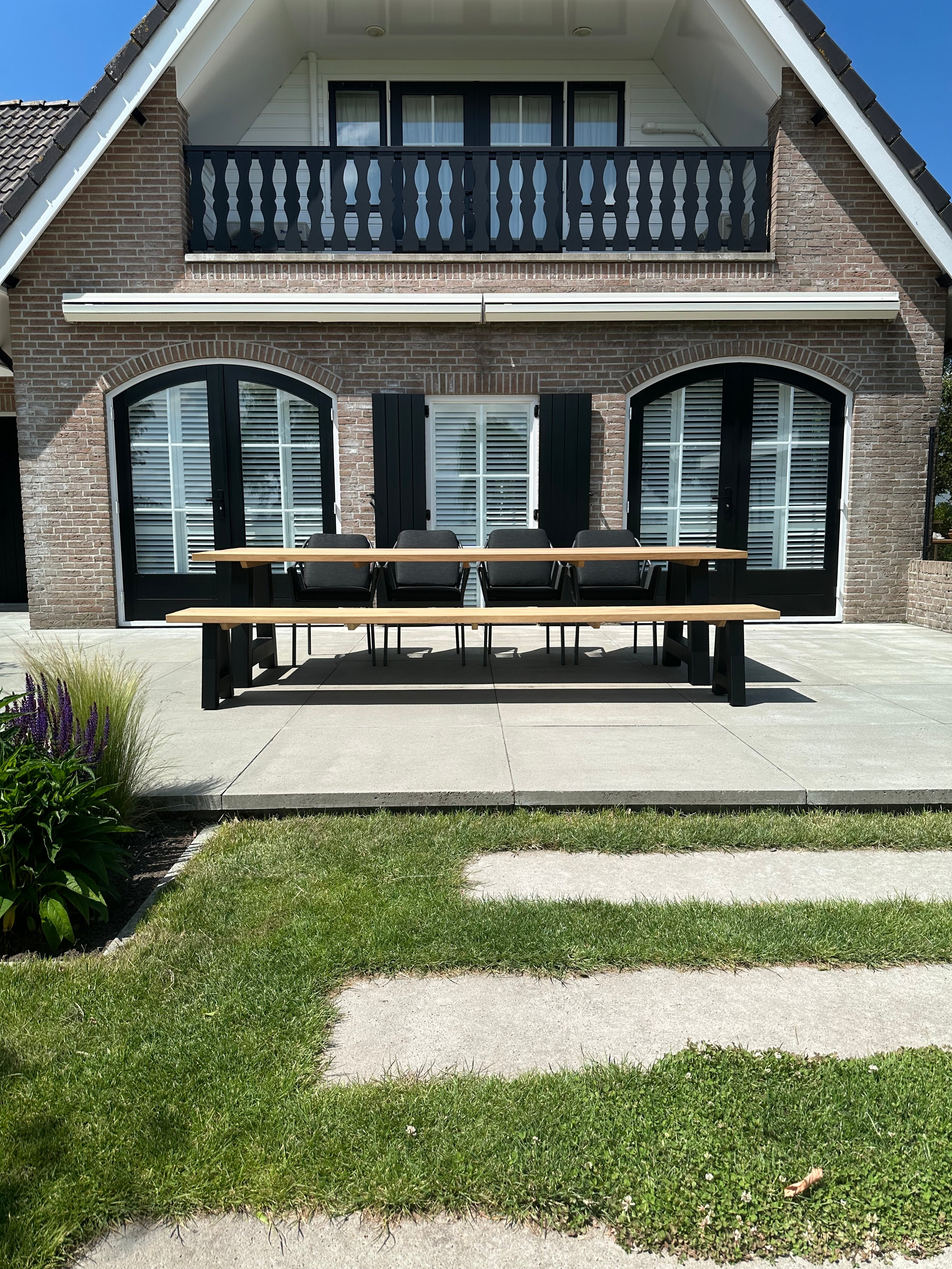 Iroko tuinset A-poten zwart met bank 8 persoons - 300 cm