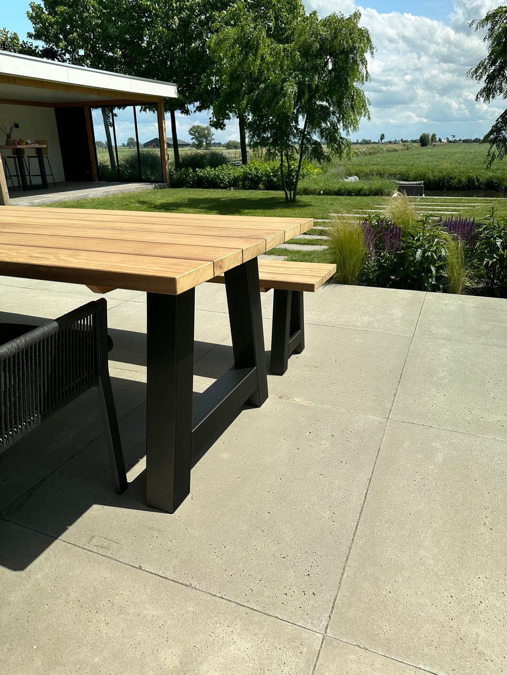 Iroko tuinset A-poten zwart met bank 8 persoons - 300 cm