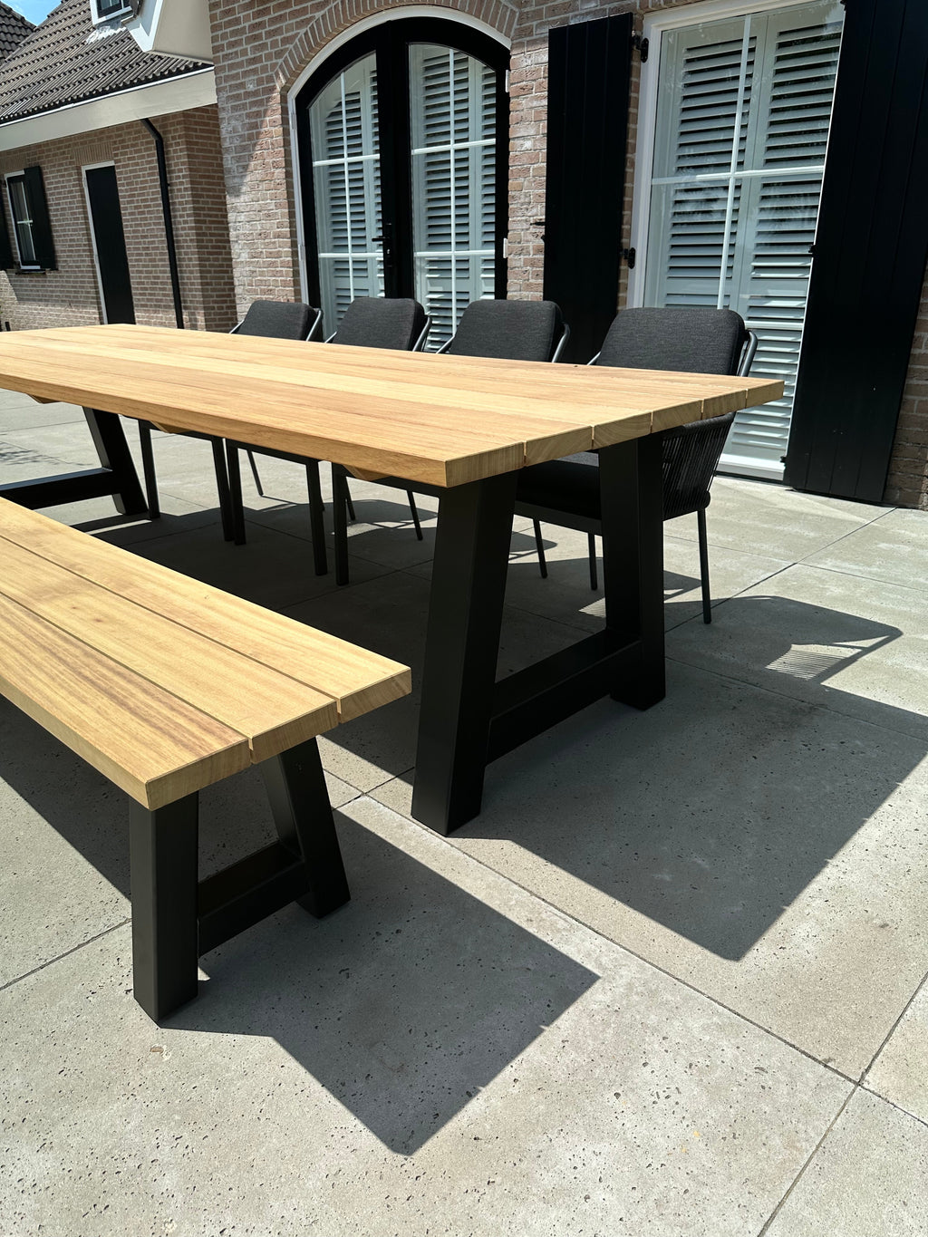 Iroko tuinset A-poten zwart met bank 8 persoons - 300 cm