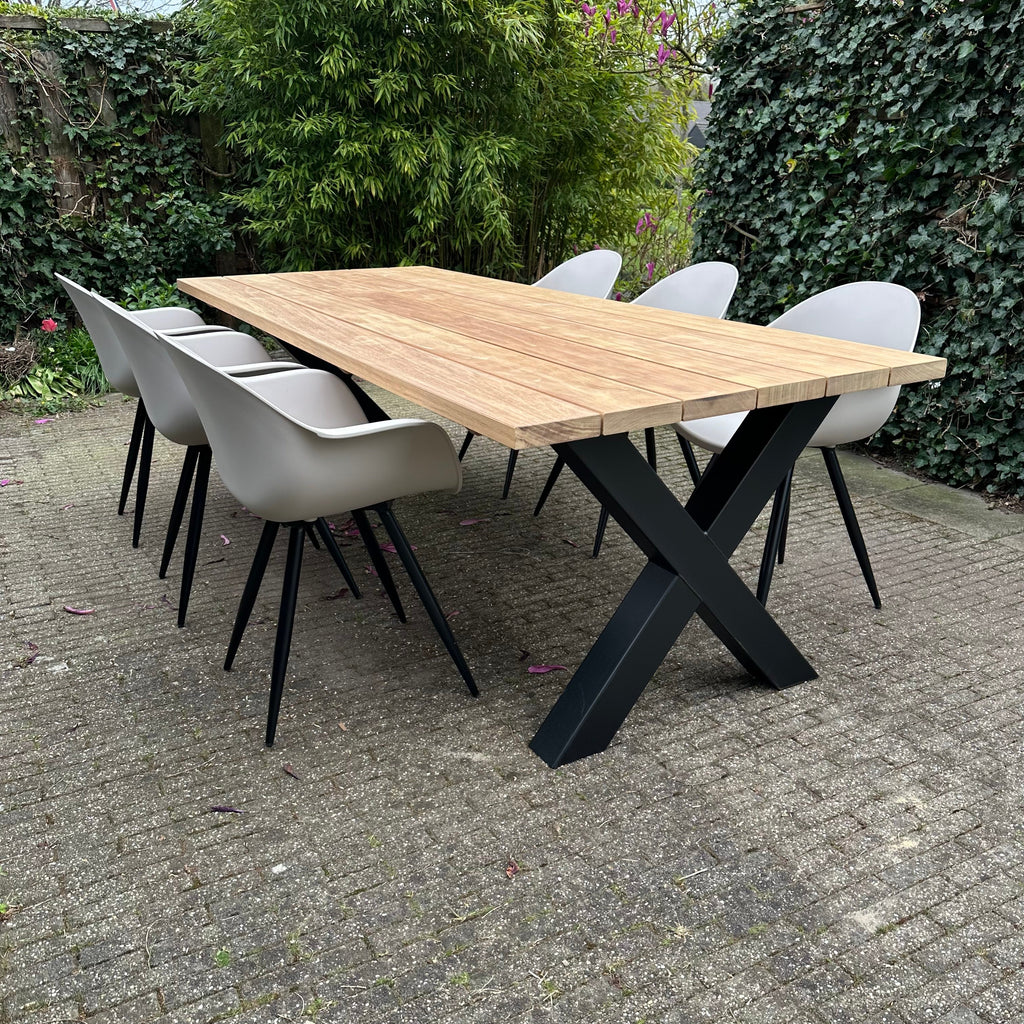 Iroko hardhouten tuintafel X-poten