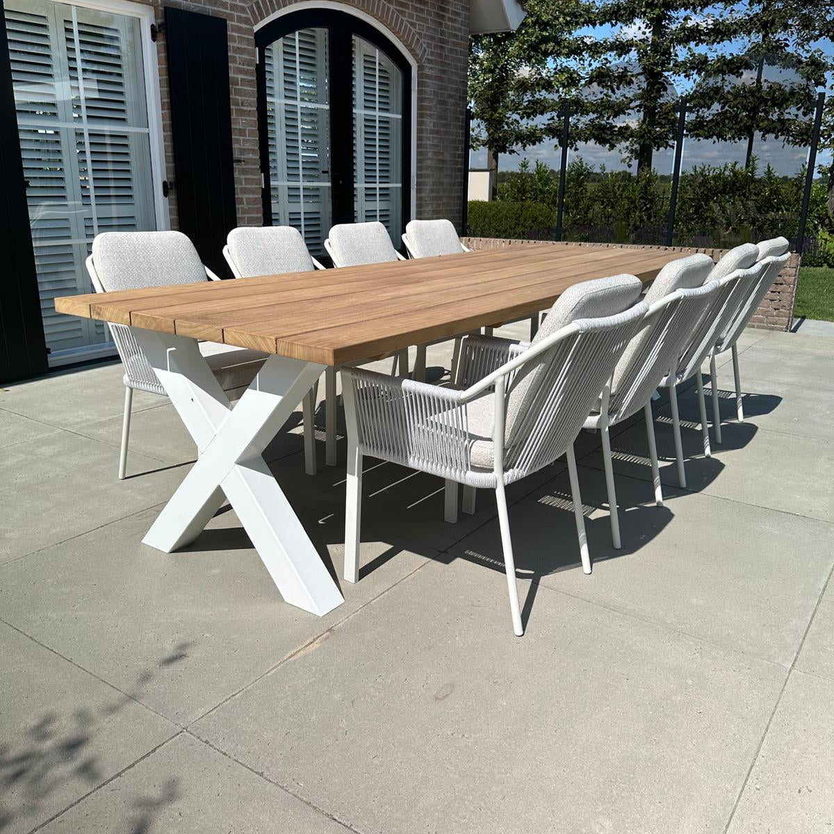 Iroko tuinset X-poten wit - tuinstoelen liv wit 8 persoons - 300 cm