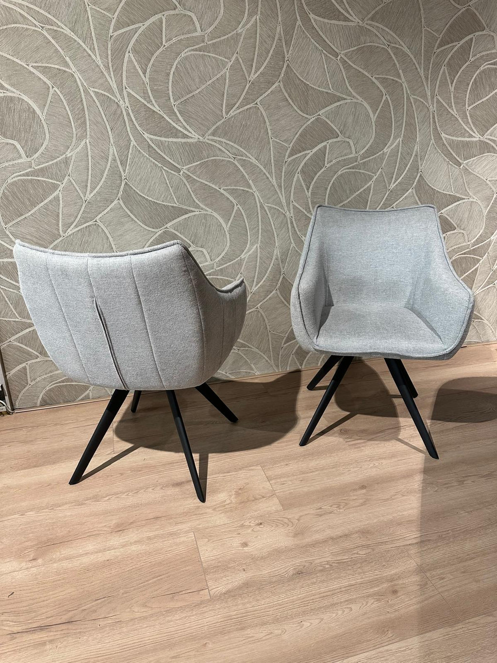 Riviera armstoelen lichtgrijs - showroommodellen 2 stuks